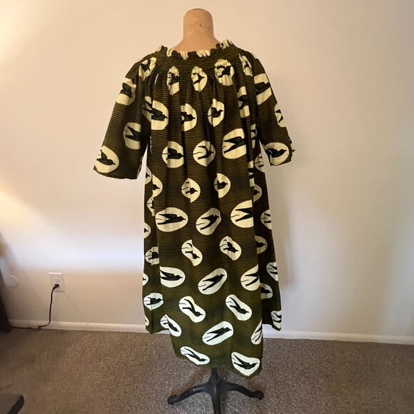 Off the Shoulder Dress Hand Made with African Block Print Fabric - Black Birds - Picture 14 of 15